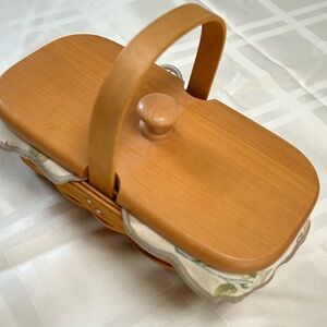 Vintage 2000 and Longaberger Basket with Floral Lining, lid and plastic liner.